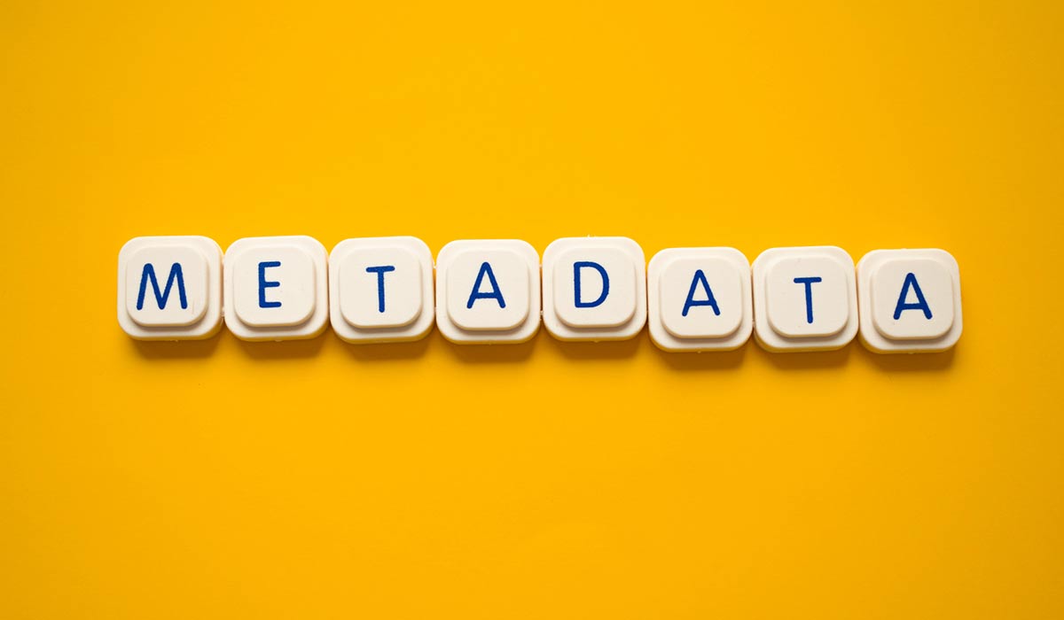 Tabs that spell 'metadata'.